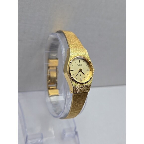 Citizen Quartz 2030 Gold Plated Textured Bracelet Ladies Watch New Battery - Picture 3 of 10